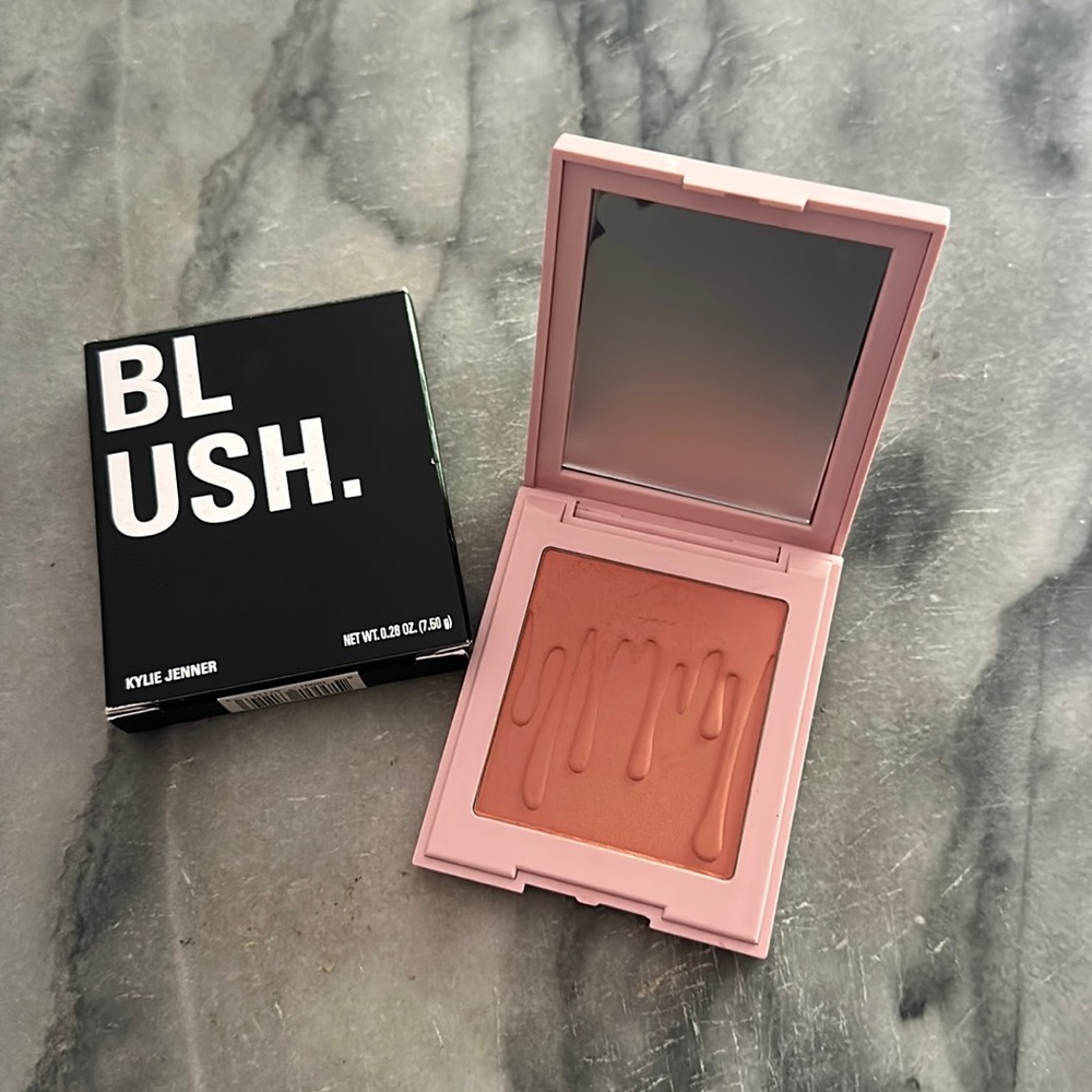 Kylie Kylie Jenner pressed blush “we’re going shopping” in box